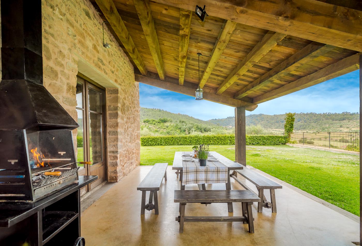 Disfruta de las vistas desde el porche y la zona de barbacoa
